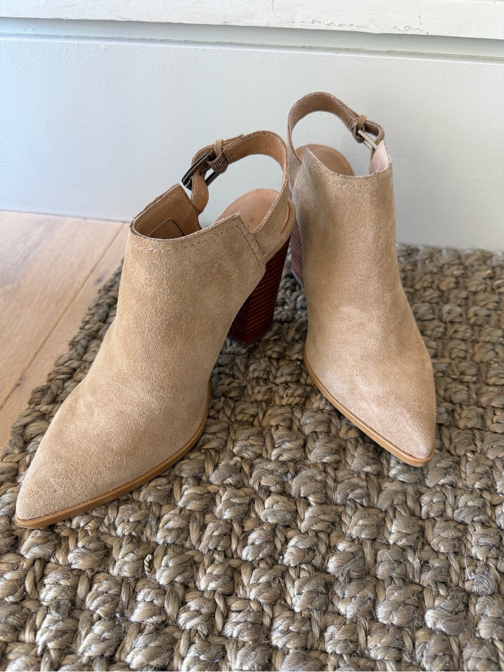 Exquisite Women's Halogen Tan Suede Slingback Pointed Toe Block Heel Boots